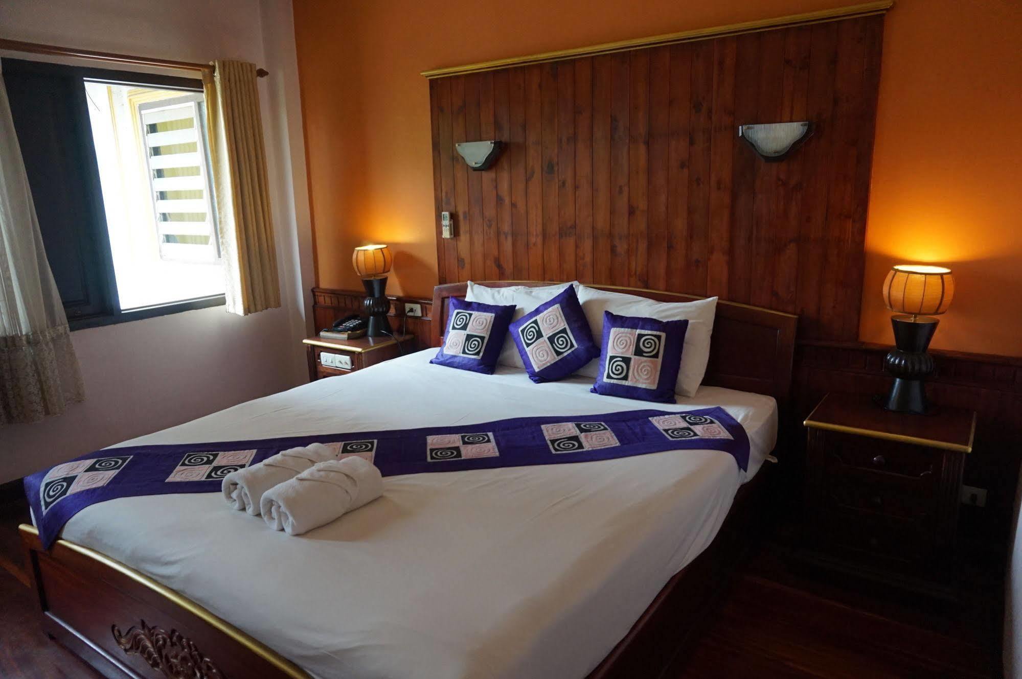E-Outfitting Vang Thong Hotel Luang Prabang Exterior foto